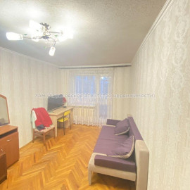 Сдам квартиру, Защитников Неба ул. , 2  ком., 45 м², советский ремонт