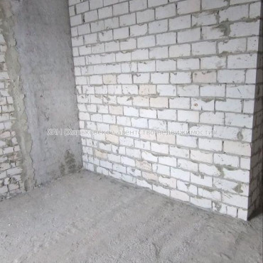 Продам квартиру, Валентиновская ул. , 1 кім., 40 м², без внутренних работ 