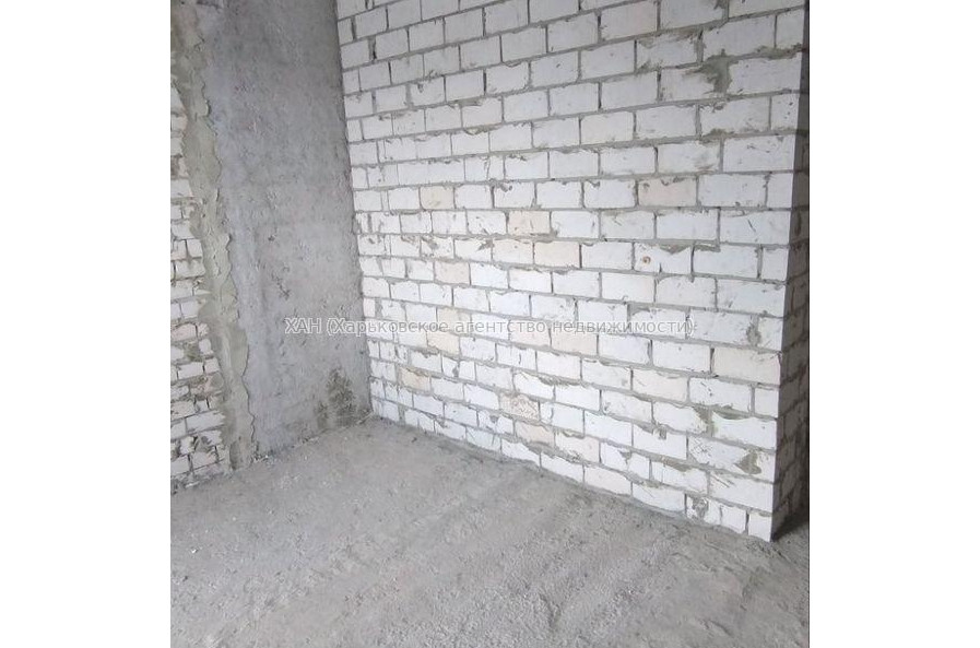 Продам квартиру, Валентиновская ул. , 1 кім., 40 м², без внутренних работ 