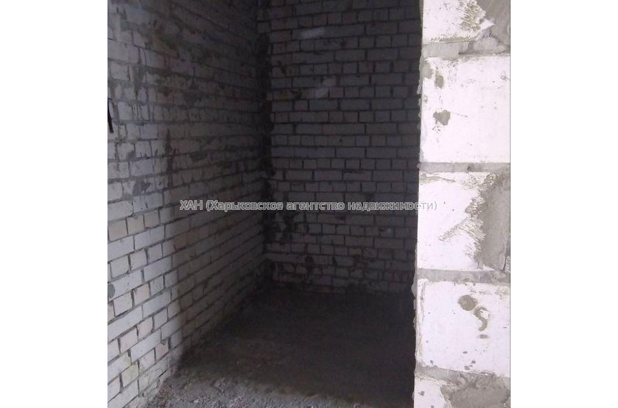 Продам квартиру, Валентиновская ул. , 1 кім., 40 м², без внутренних работ 