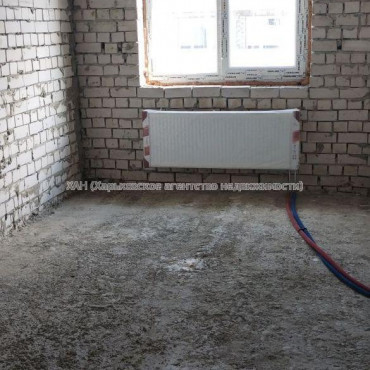 Продам квартиру, Валентиновская ул. , 1 кім., 40 м², без внутренних работ 