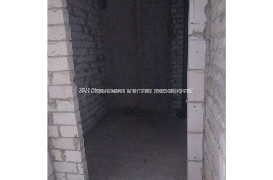 Продам квартиру, Валентиновская ул. , 1 кім., 40 м², без внутренних работ 