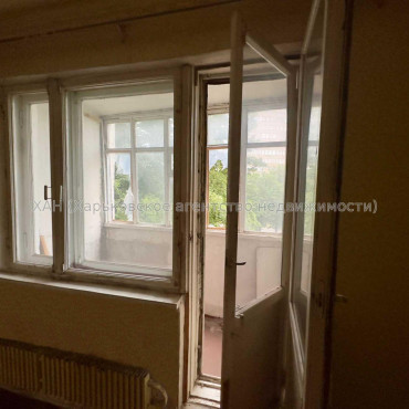 Продам квартиру, Амосова ул. , 4  ком., 81 м², косметический ремонт 