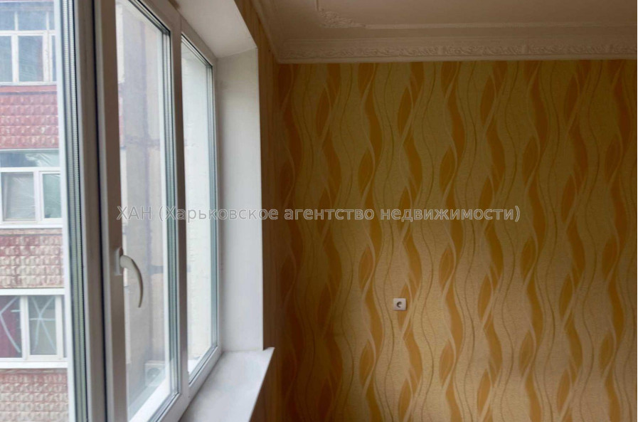 Продам квартиру, Амосова ул. , 4  ком., 81 м², косметический ремонт 