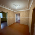 Продам квартиру, Амосова ул. , 4  ком., 81 м², косметический ремонт 