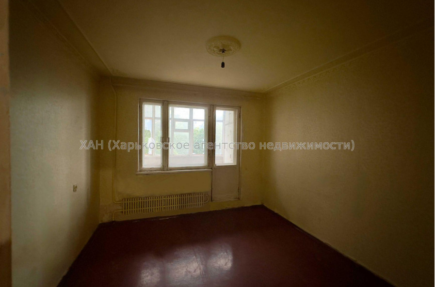 Продам квартиру, Амосова ул. , 4  ком., 81 м², косметический ремонт 