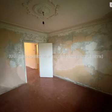 Продам квартиру, Амосова ул. , 4  ком., 81 м², косметический ремонт 