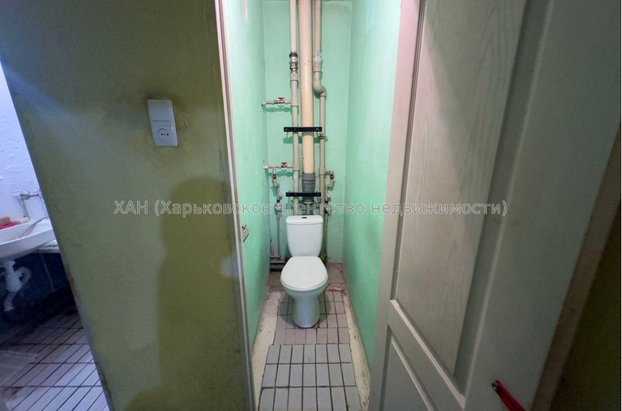 Продам квартиру, Амосова ул. , 4  ком., 81 м², косметический ремонт 