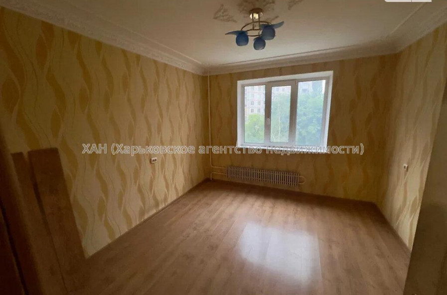 Продам квартиру, Амосова ул. , 4  ком., 81 м², косметический ремонт 