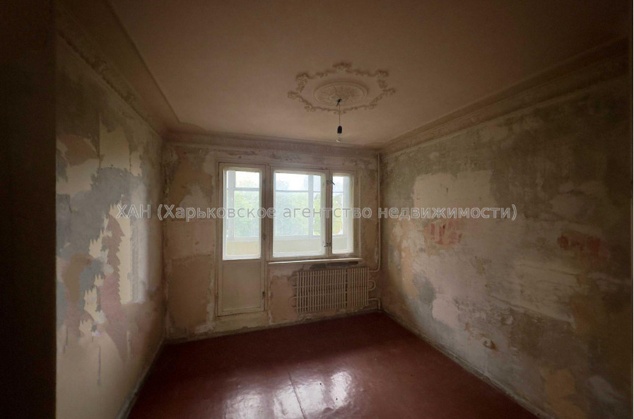 Продам квартиру, Амосова ул. , 4  ком., 81 м², косметический ремонт 