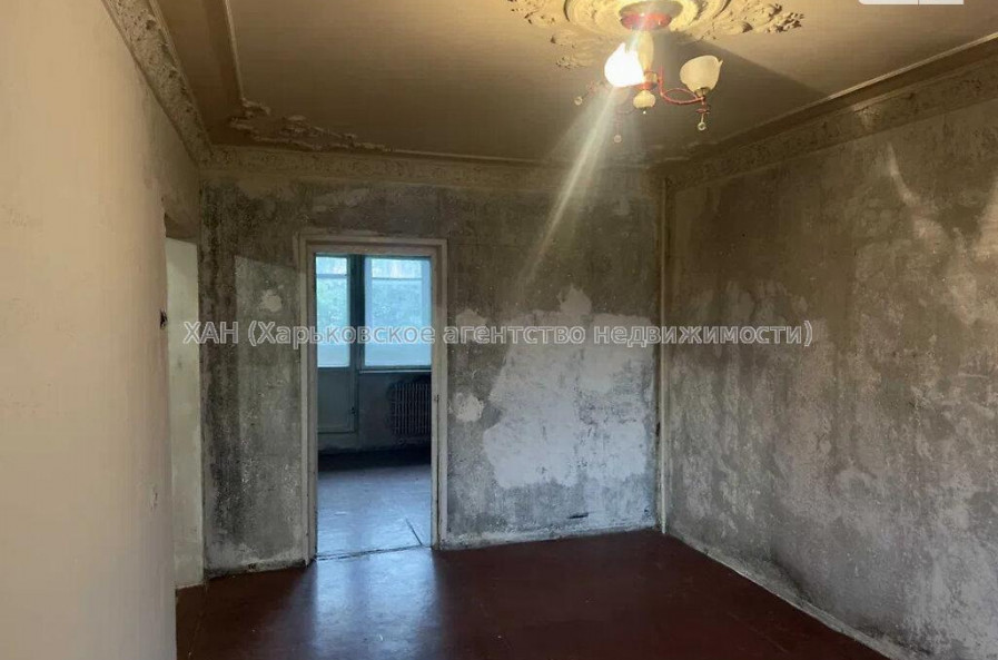 Продам квартиру, Амосова ул. , 4  ком., 81 м², косметический ремонт 