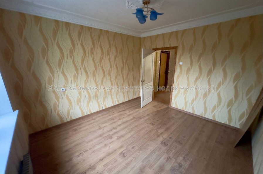 Продам квартиру, Амосова ул. , 4 кім., 81 м², косметический ремонт 