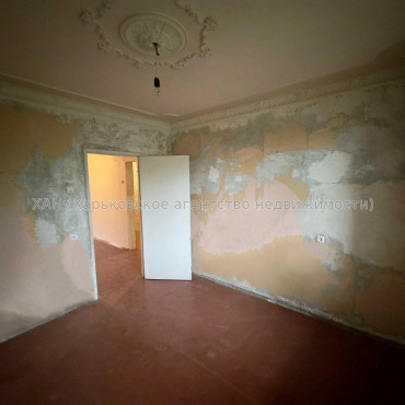 Продам квартиру, Амосова ул. , 4  ком., 81 м², косметический ремонт 