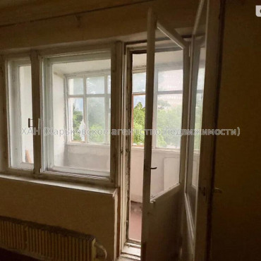 Продам квартиру, Амосова ул. , 4  ком., 81 м², косметический ремонт 