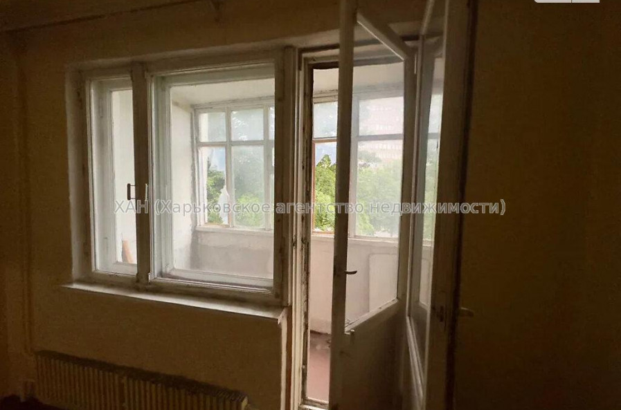 Продам квартиру, Амосова ул. , 4  ком., 81 м², косметический ремонт 