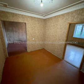 Продам квартиру, Амосова ул. , 4  ком., 81 м², косметический ремонт
