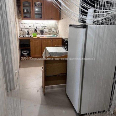 Продам квартиру, Единства ул. , 3  ком., 66.20 м², частичный ремонт 