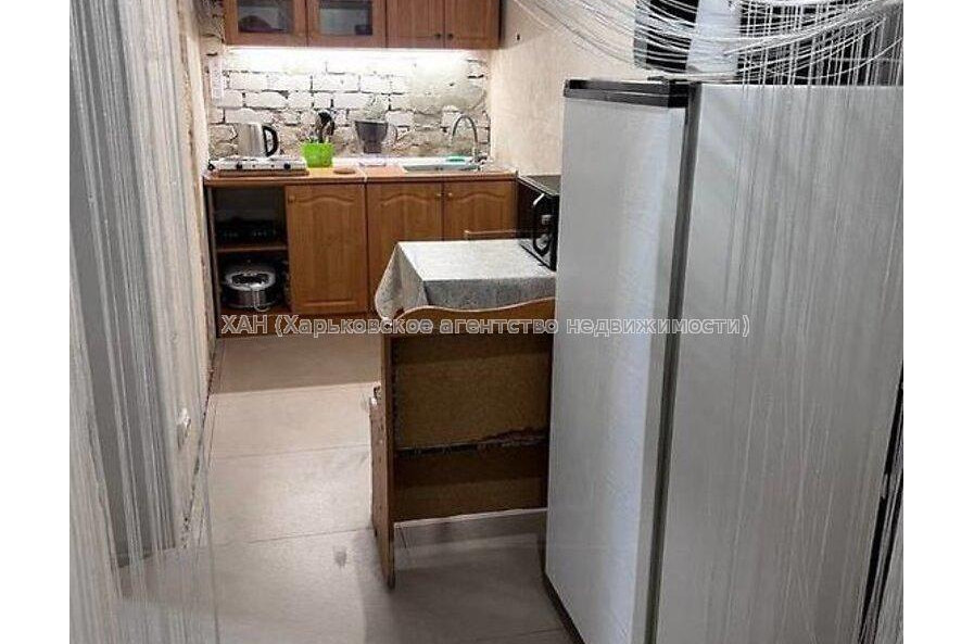 Продам квартиру, Единства ул. , 3  ком., 66.20 м², частичный ремонт 