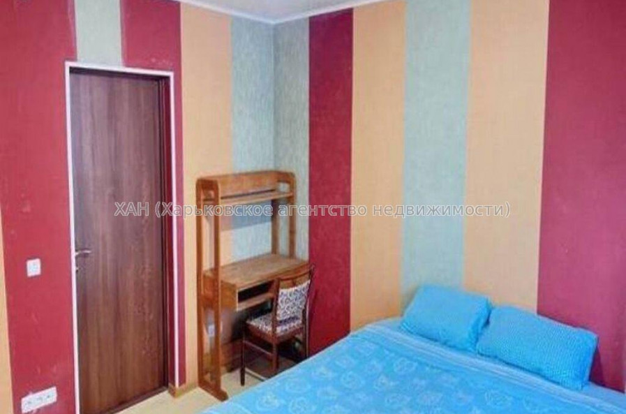 Продам квартиру, Единства ул. , 3  ком., 66.20 м², частичный ремонт 