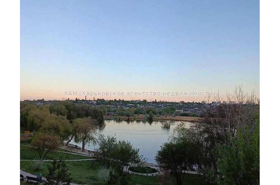 Продам квартиру, Единства ул. , 3  ком., 66.20 м², частичный ремонт 