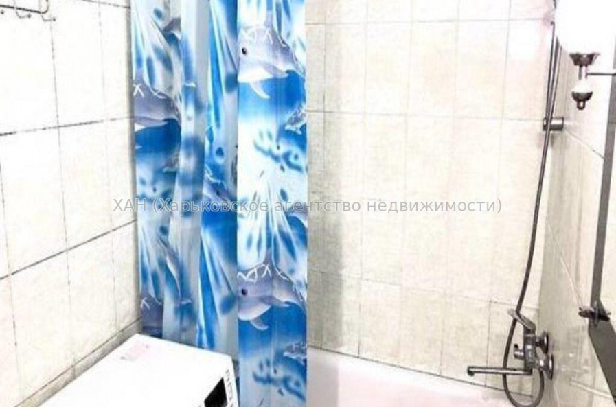 Продам квартиру, Единства ул. , 3  ком., 66.20 м², частичный ремонт 