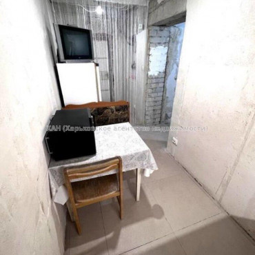 Продам квартиру, Единства ул. , 3  ком., 66.20 м², частичный ремонт 