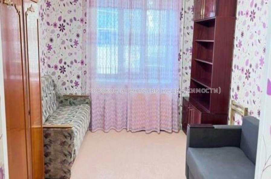 Продам квартиру, Единства ул. , 3  ком., 66.20 м², частичный ремонт 