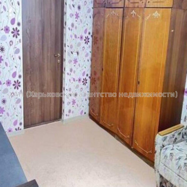 Продам квартиру, Единства ул. , 3  ком., 66.20 м², частичный ремонт 