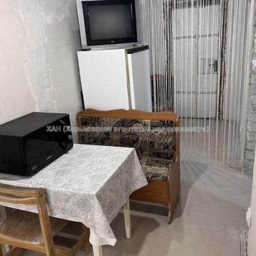 Продам квартиру, Единства ул. , 3  ком., 66.20 м², частичный ремонт 