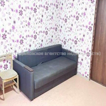 Продам квартиру, Единства ул. , 3  ком., 66.20 м², частичный ремонт 