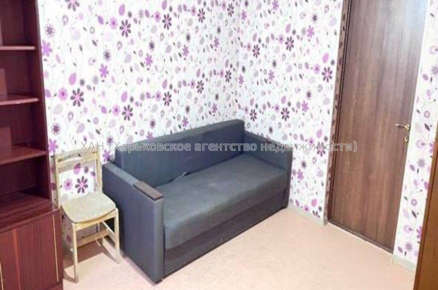 Продам квартиру, Единства ул. , 3  ком., 66.20 м², частичный ремонт 
