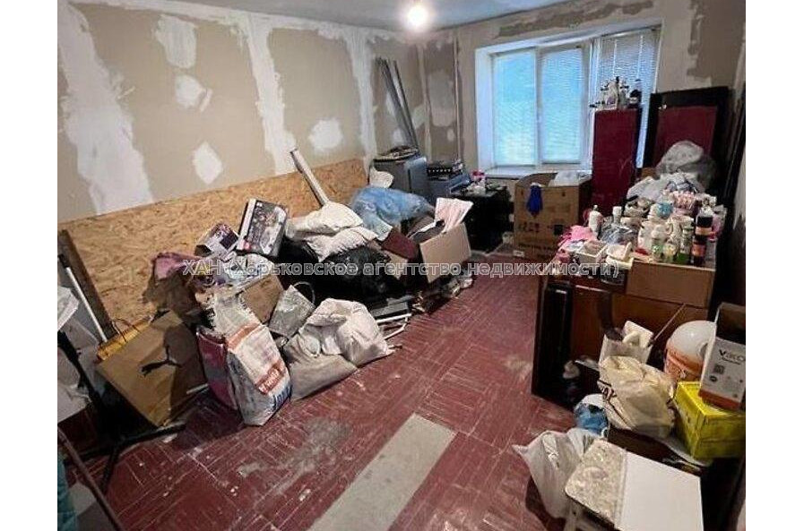 Продам квартиру, Единства ул. , 3  ком., 66.20 м², частичный ремонт 