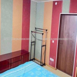 Продам квартиру, Единства ул. , 3 кім., 66.20 м², частичный ремонт