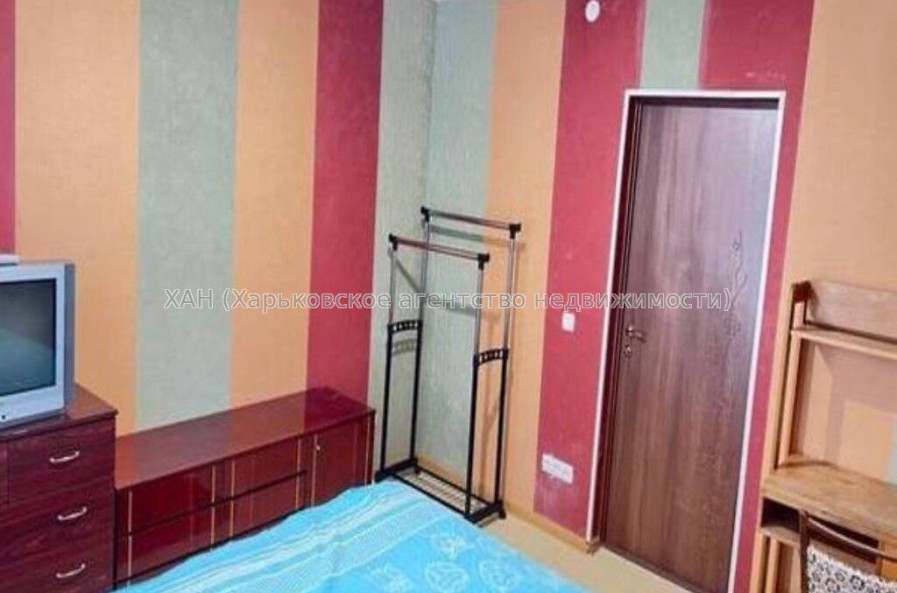 Продам квартиру, Единства ул. , 3  ком., 66.20 м², частичный ремонт 