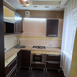 Продам квартиру, Тракторостроителей просп. , 2 кім., 46 м², частичный ремонт