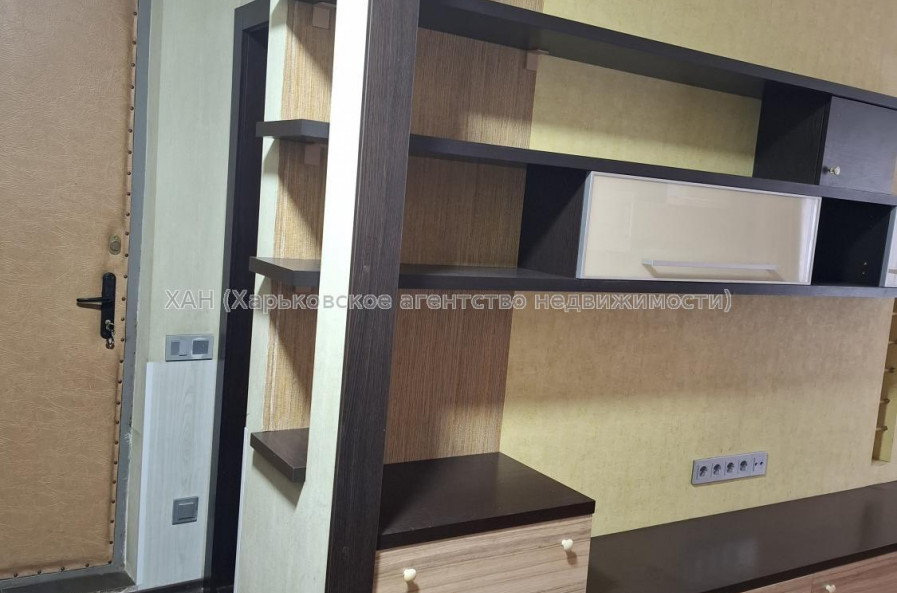 Продам квартиру, Тракторостроителей просп. , 2 кім., 46 м², частичный ремонт 