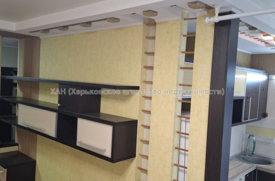 Продам квартиру, Тракторостроителей просп. , 2 кім., 45 м², частичный ремонт 
