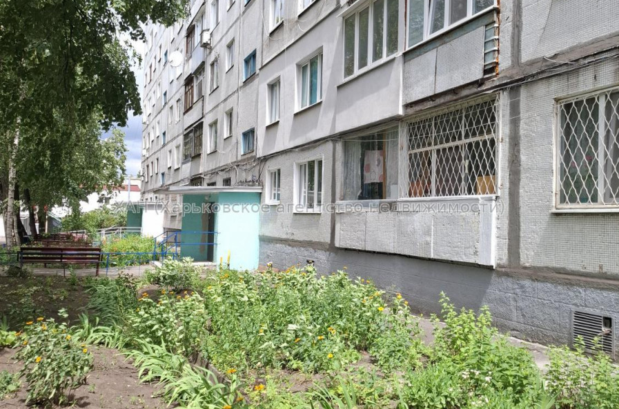 Продам квартиру, Тракторостроителей просп. , 2 кім., 45 м², частичный ремонт 