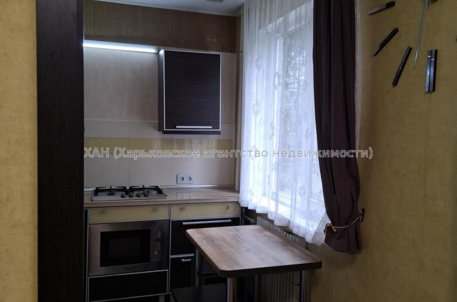 Продам квартиру, Тракторостроителей просп. , 2 кім., 45 м², частичный ремонт 
