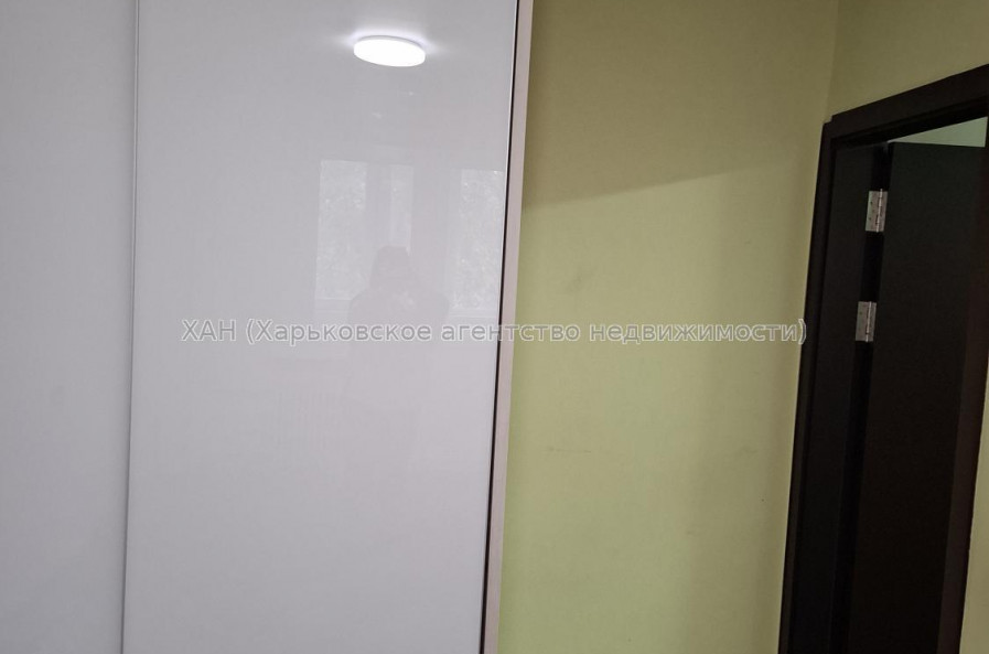 Продам квартиру, Тракторостроителей просп. , 2 кім., 46 м², частичный ремонт 
