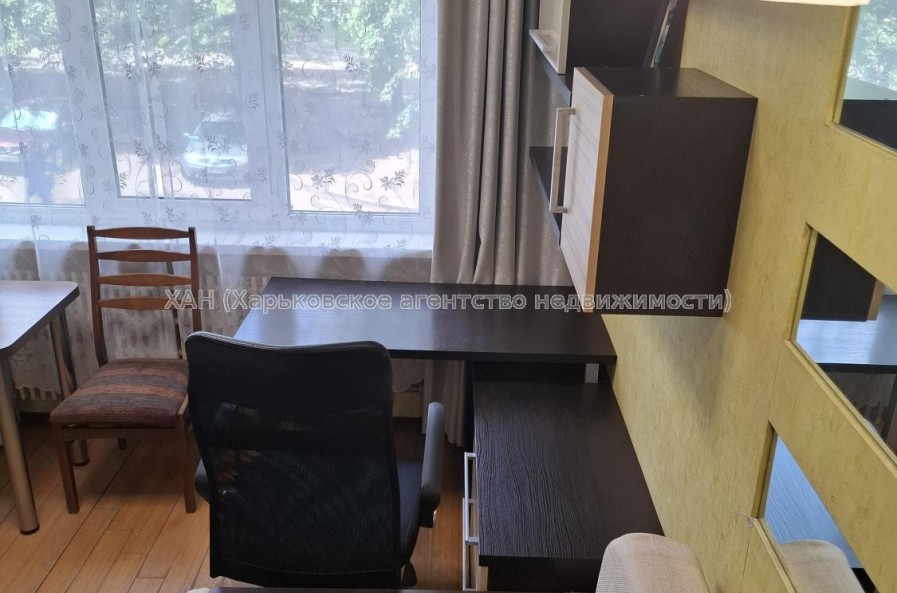 Продам квартиру, Тракторостроителей просп. , 2 кім., 45 м², частичный ремонт 