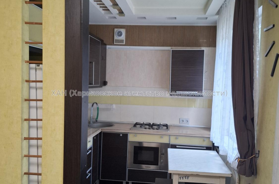Продам квартиру, Тракторостроителей просп. , 2 кім., 45 м², частичный ремонт 
