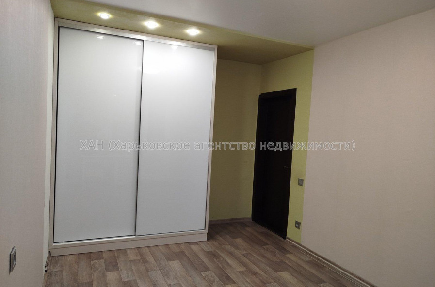 Продам квартиру, Тракторостроителей просп. , 2 кім., 46 м², частичный ремонт 