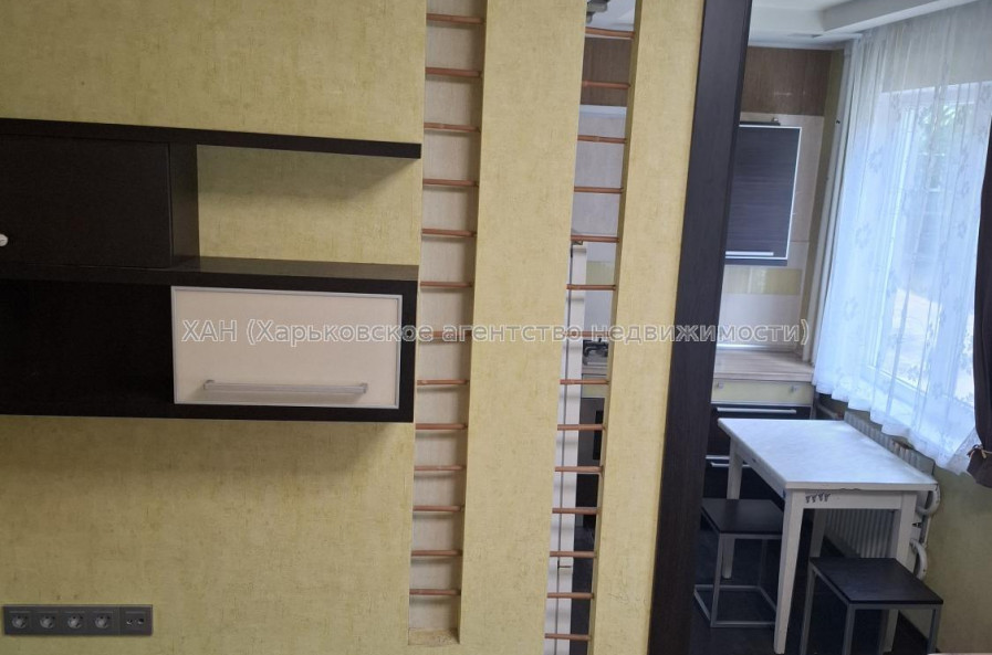 Продам квартиру, Тракторостроителей просп. , 2 кім., 45 м², частичный ремонт 