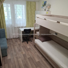 Продам квартиру, Тракторостроителей просп. , 2 кім., 46 м², частичный ремонт