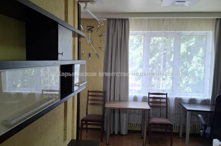 Продам квартиру, Тракторостроителей просп. , 2 кім., 45 м², частичный ремонт 
