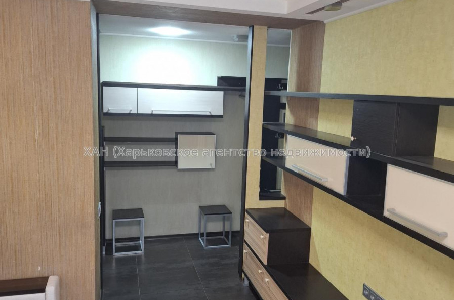 Продам квартиру, Тракторостроителей просп. , 2 кім., 45 м², частичный ремонт 