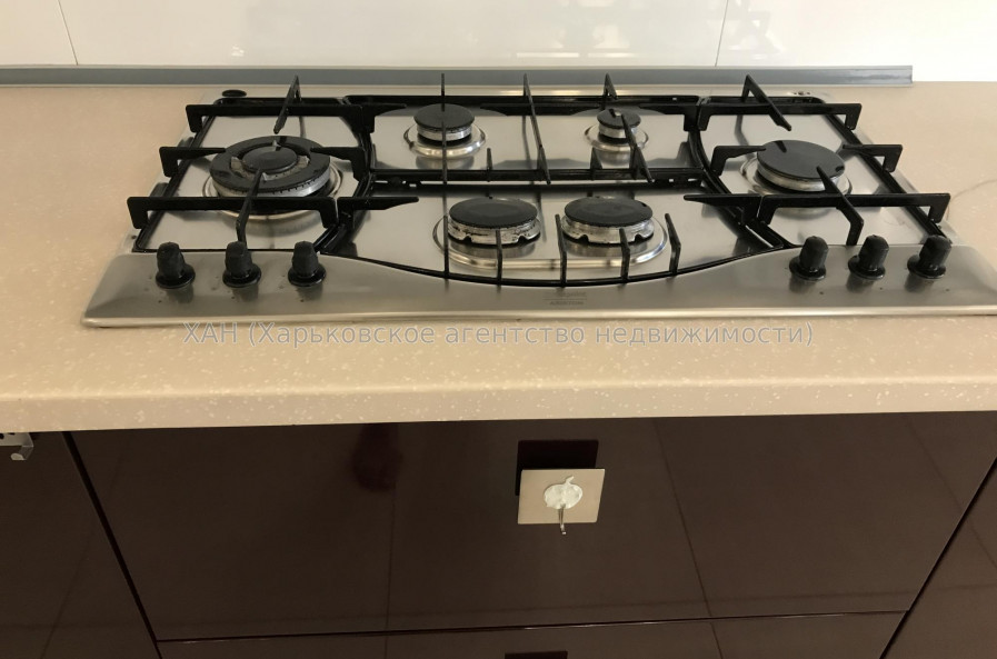 Продам квартиру, Академика Павлова ул. , 160Д , 3 кім., 121 м², евроремонт 