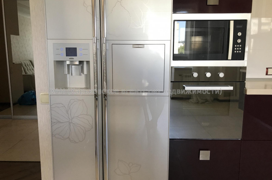 Продам квартиру, Академика Павлова ул. , 160Д , 3 кім., 121 м², евроремонт 