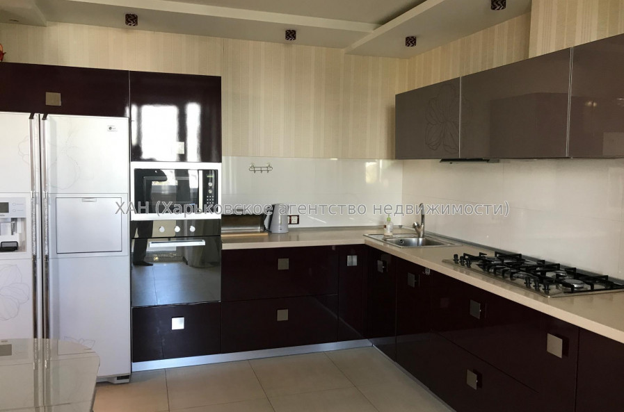 Продам квартиру, Академика Павлова ул. , 160Д , 3 кім., 121 м², евроремонт 